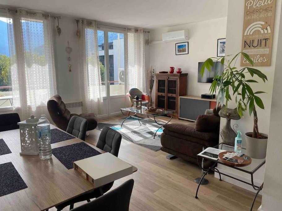Le Chasseur Alpin Appartement Albertville Buitenkant foto